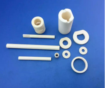 Matériaux en céramique d'alumine de zircone de pièces de précision industrielle pour le dispositif médical
